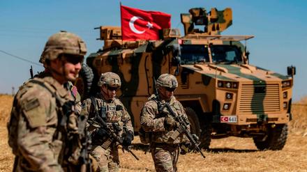 Türkische Truppen im Grenzgebiet zu Syrien. 