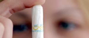 Für Hygiene-Produkte wie Tampons fällt bisher der volle Mehrwertsteuersatz von 19 Prozent an.