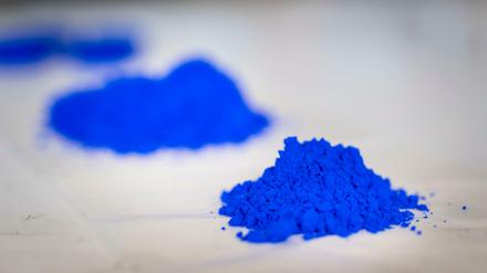 Das synthetische Blau „YInMn“ im Labor des Chemikers Mas Subramanian.