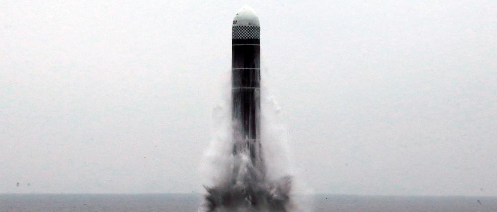 Dieses Foto wurde von Nordkoreas Nachrichtenagentur KCNA herausgegeben. Eine eindeutige Verifizierung ist nicht möglich.