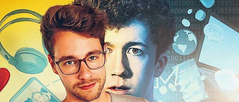Da ging plötzlich eine Welt auf. Stefan Titze schrieb für Jan Böhmermanns Late-Night Sendung „Neo Magazin Royale“ auf ZDFneo, war Autor der von funk produzierten Sketch-Show „Gute Arbeit Originals“. Zuletzt hat der 25-Jährige die erfolgreiche Netflix-Serie „How To Sell Drugs Online (Fast)“ mitentwickelt und geschrieben. 2017 erhielt Titze den Grimme-Preis in der Kategorie Unterhaltung für #verafake und die Einspielerschleife im „Neo Magazin Royale“. Im Frühjahr 2020 geht er mit seinem Comedy-Podcast „Das Podcast Ufo“ auf Tournee. 