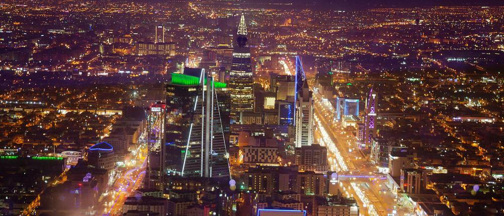 Ein Blick auf Riad: Das erzkonservative Königreich Saudi-Arabien hat Regelungen für Hotelübernachtungen geändert.