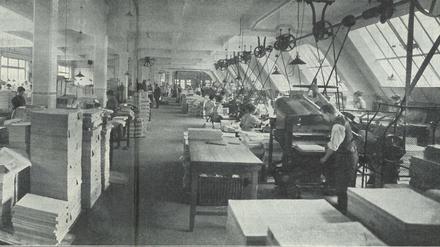 Historische Aufnahme der Buchbinderei von Breitkopf &amp; Härtel.