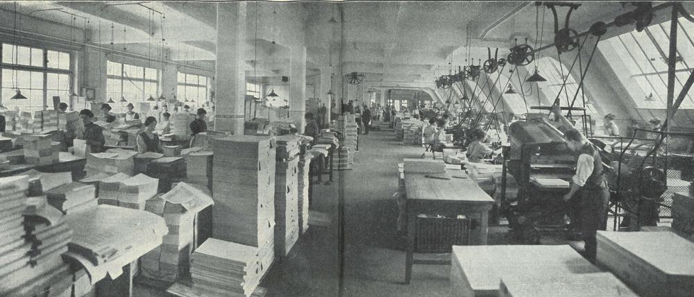 Historische Aufnahme der Buchbinderei von Breitkopf & Härtel.