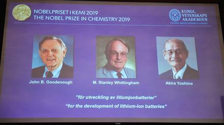 Drei Chemiker teilen sich den diesjährigen Chemie-Nobelpreis, darunter der älteste Nobel-Laureat jemals: John Goodenough (links). Außerdem wurden Stanley Whittingham, und der Japaner Akira Yoshino berücksichtigt. 