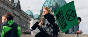 Die Blockaden der Aktivisten von „Extinction Rebellion“ verliefen zwar gewaltfrei, verursachten am Mittwoch aber ein Verkehrschaos in der Stadt.