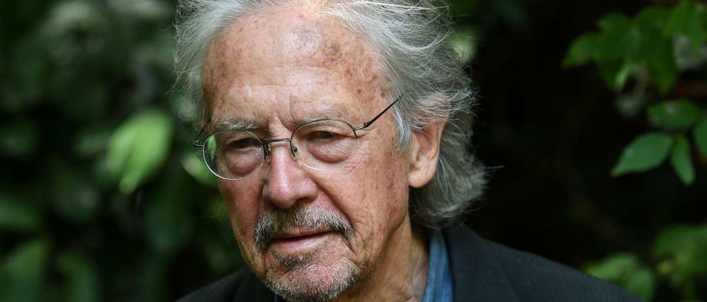Peter Handke in Chaville bei Paris nach Bekanntgabe seiner Auszeichnung mit dem Literaturnobelpreis.
