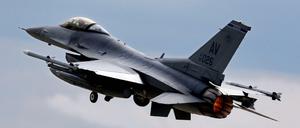 Ein F16-Kampfflugzeug der US Air Force (Archivbild).
