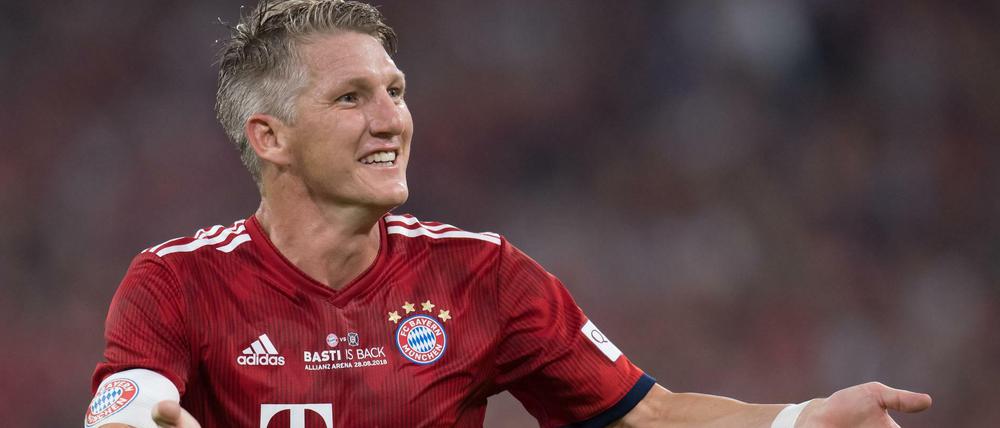 Bald mit Mikro in der Hand: Neuer Job im Ersten für Bastian Schweinsteiger.