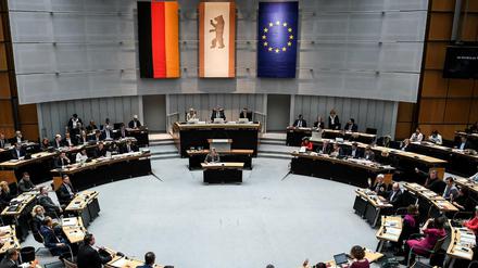 Abgeordnete im Plenarsaal des Berliner Abgeordnetenhauses