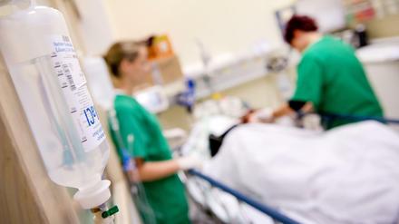 Kliniken und Heime brauchen mehr Pflegekräfte. Doch viele wollen nur Teilzeit arbeiten.,