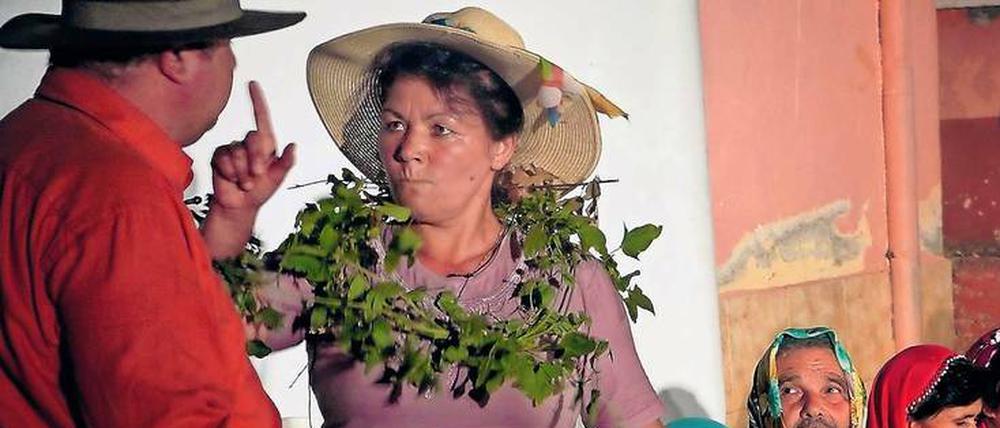 Frauen haben die Hosen an. Der Dokumentarfilm „Queen Lear“ von Regisseurin Pelin Esmer über eine Shakespeare-Laientruppe.