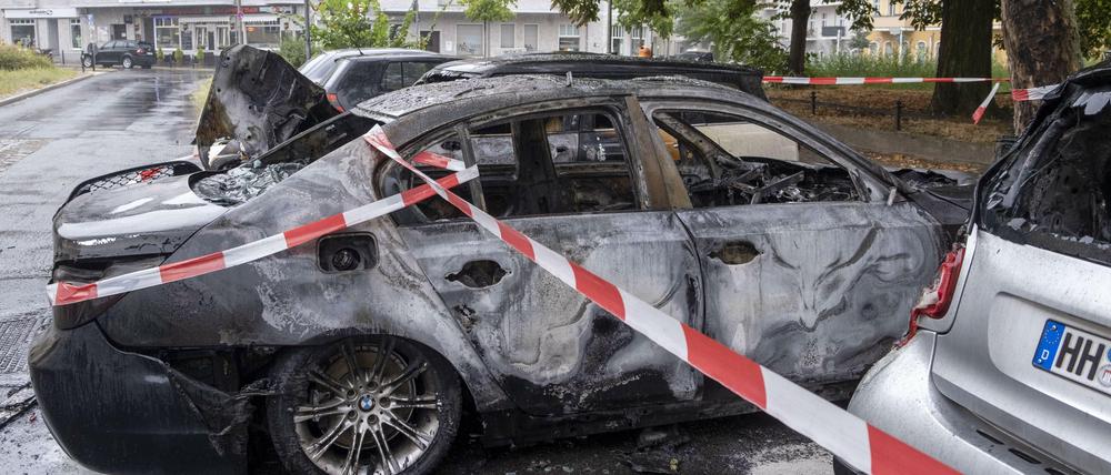 Berliner Alltag. Immer wieder brennen in der Stadt Autos, hier ein Archivfoto aus Lichtenberg.