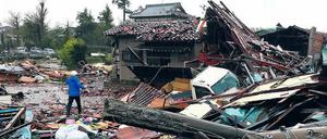 Alles verloren. Häuser und Bäume gaben der Macht der Regenfälle und Windböen nach. In Ichihara in der Präfektur Chiba zerstörte der Taifun ganze Siedlungen.  