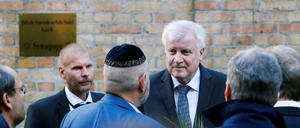 Innenminister Horst Seehofer in Halle.