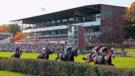 Der letzte Ritt. Am Sonntag ging es in Hoppegarten noch einmal rund.