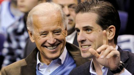 Joe Biden mit seinem Sohn Hunter (Archivbild von 2010)
