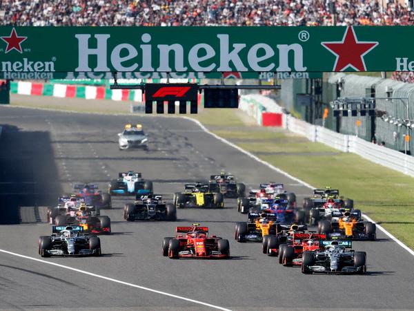 Ab nach vorne: Beim Start des Rennens in Suzuka ging es zur Sache.