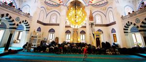 Die Sehitlik Moschee in Neukölln gehört zu den Orten, an denen Konsulatslehrer unterrichten.