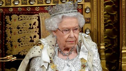 Die Queen im britischen Parlament 