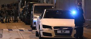 Die Sicherheitskräfte sperrten den Tatort ab.