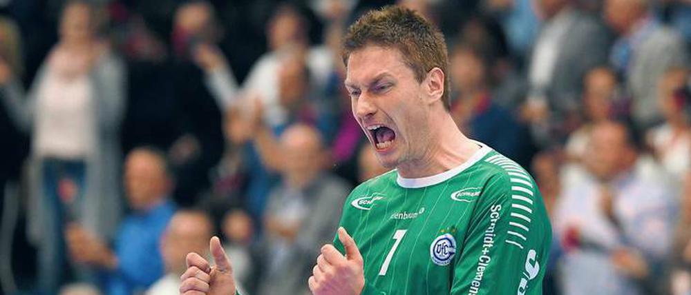 Klassiker: Carsten Lichtlein bejubelt einen parierten Wurf.