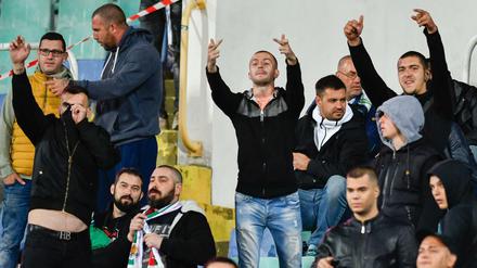 Hässliche Szenen: Die bulgarischen Fans provozierten im Spiel gegen England.