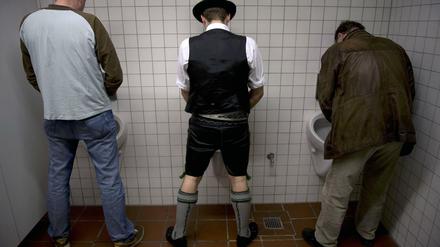 Laut Studien sparen sich Männer deutlich häufiger das Händewaschen.