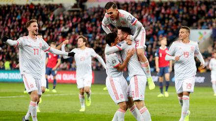 Quali-Jubel. Spanien reichte ein 1:1 in Schweden, um die Teilnahme an der EM zu sichern.