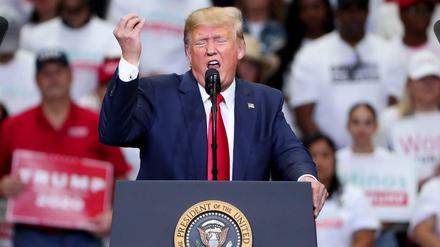 Augen zu und durch? Donald Trump während einer "Keep America Great"-Rede am 17. Oktober in Dallas, Texas. 