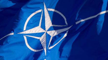 Ankara könne auch im Fall eines Gegenangriffs aus Syrien auf türkisches Gebiet nicht mit Beistand nach Artikel 5 der Nato rechnen, machten Berlin und Paris klar.
