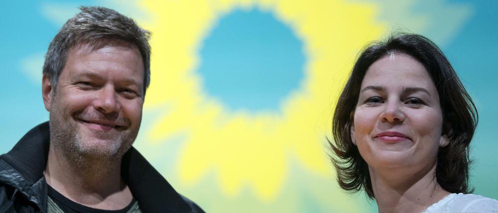 Robert Habeck und Annalena Baerbock wollen sich als Grünen-Chefs wiederwählen lassen.