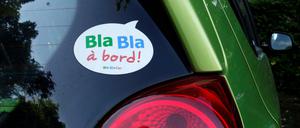 Ein Sticker der französischen Mitfahrzentrale BlaBlaCar.