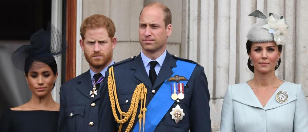 Gewachsene Distanz: Herzogin Meghan (l-r), Prinz Harry, Prinz William und Herzogin Kate im Juli 2018.