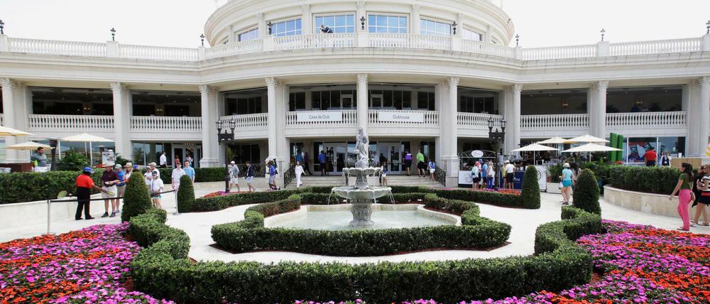 Dieses Foto vom 7. März 2015 zeigt die Außenansicht des Trump National Doral in Florida.