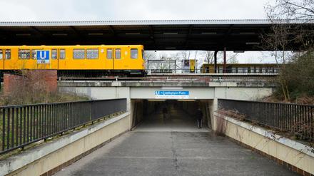 U-Bahnhof Cottbusser Platz.