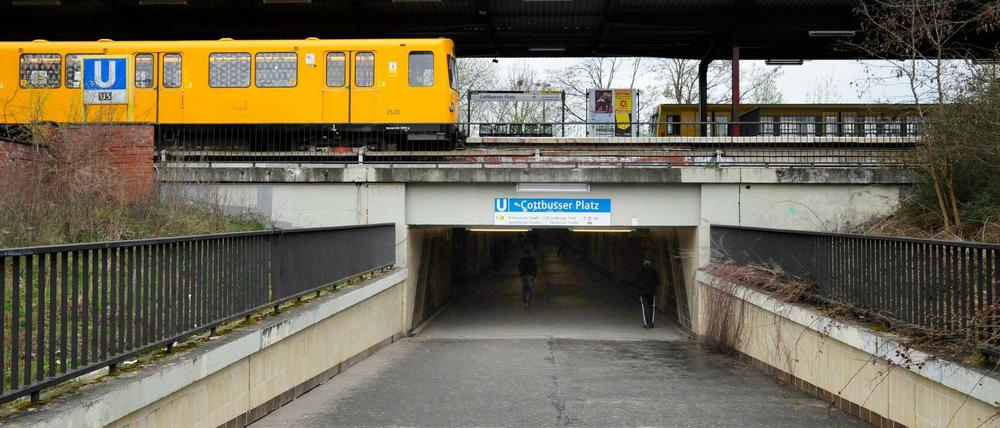 U-Bahnhof Cottbusser Platz.