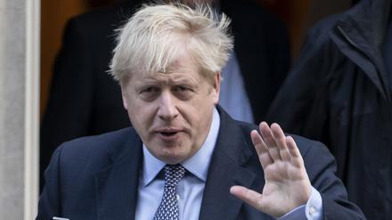 Der britische Regierungschef Boris Johnson am Wochenende vor seinem Regierungssitz in der Downing Street.
