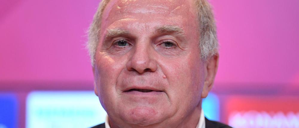 Uli Hoeneß bezeichnet Niklas Süles Verletzung als „Drama“.