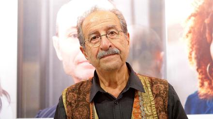 Rafik Schami, deutsch-syrischer Schriftsteller, aufgenommen am Hanser Stand auf der Buchmesse. 