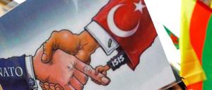 Eine Demonstration gegen den türkischen Einmarsch in Nordsyrien. Die Türkei führt dort auch mit deutschen Waffen Krieg.