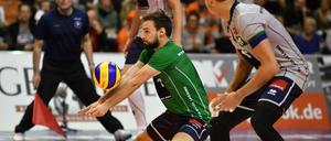 Das Team der Alpenvolleys um Florian Ringseis (grünes Trikot) muss in dieser Saison liefern.