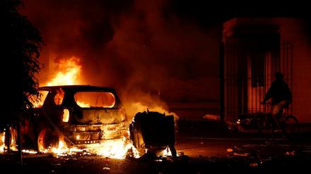 Opfer der Flammen. Das Feuer im Hal-Far-Migrantenlager auf Malta zerstörte Akten, Autos, Sanitätscontainer.