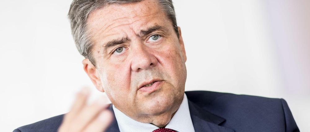 Sigmar Gabriel war Vorsitzender der SPD und mehrfach Bundesminister. Er ist Vorsitzender der Atlantik-Brücke.