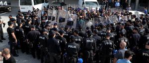 Polizeiaktion gegen kurdische Politiker in Diyrbakir 