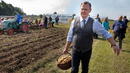 Kartoffelernte in Heichelheim: Ramelow punktet bei der Landbevölkerung.