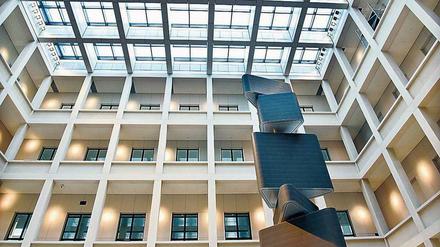 Hereinspaziert. Das Foyer – Kitty Kleist-Heinrich hat viele Orte in ihrer Langzeitdokumentation in sechs Jahren ungefähr hundertmal fotografiert. 