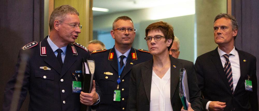 Die deutsche Verteidigungsministerin Annegret Kramp-Karrenbauer beim Treffen der Verteidigungsminister der NATO-Mitgliedsstaaten.