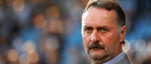 Peter Neururer, 64, ist eine Trainer-Legende und hat zu Wattenscheid eine besondere Beziehung. 