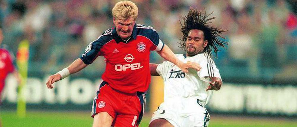 Damals noch besser als das heutige Vorbild. Christian Karembeu (rechts) im Duell mit Stefan Effenberg (im Trikot des FC Bayern). Von 1998 bis 2000 spielte der Franzose bei Real Madrid. Mit den Spaniern gewann Karembeu unter Trainer Jupp Heynckes im Jahr 1998 die Champions League.